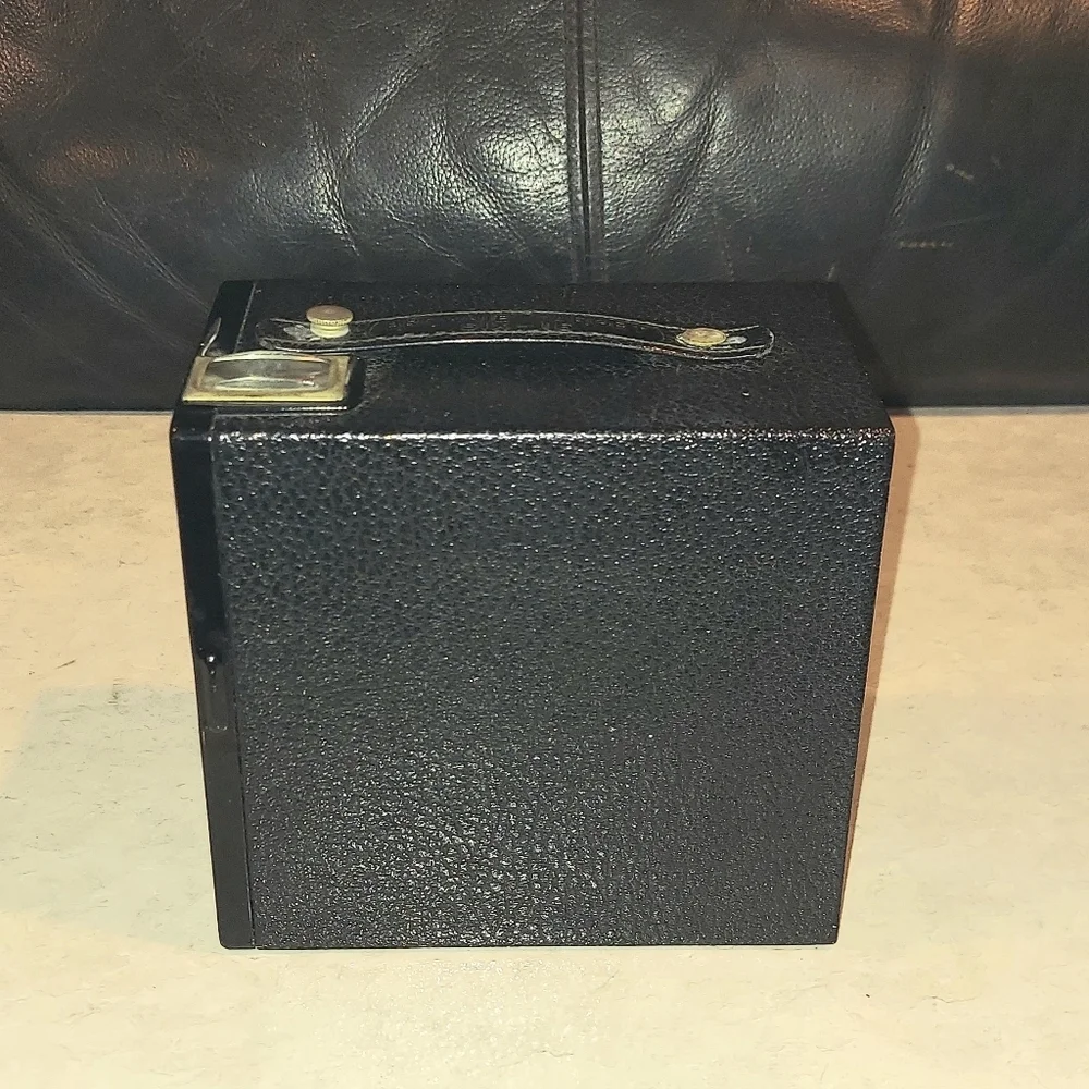 VINTAGE COLLECTIBLE 1940's KODAK BROWNIE TARGET SIX-16 BOX MOVIE BOX CAMERA 616